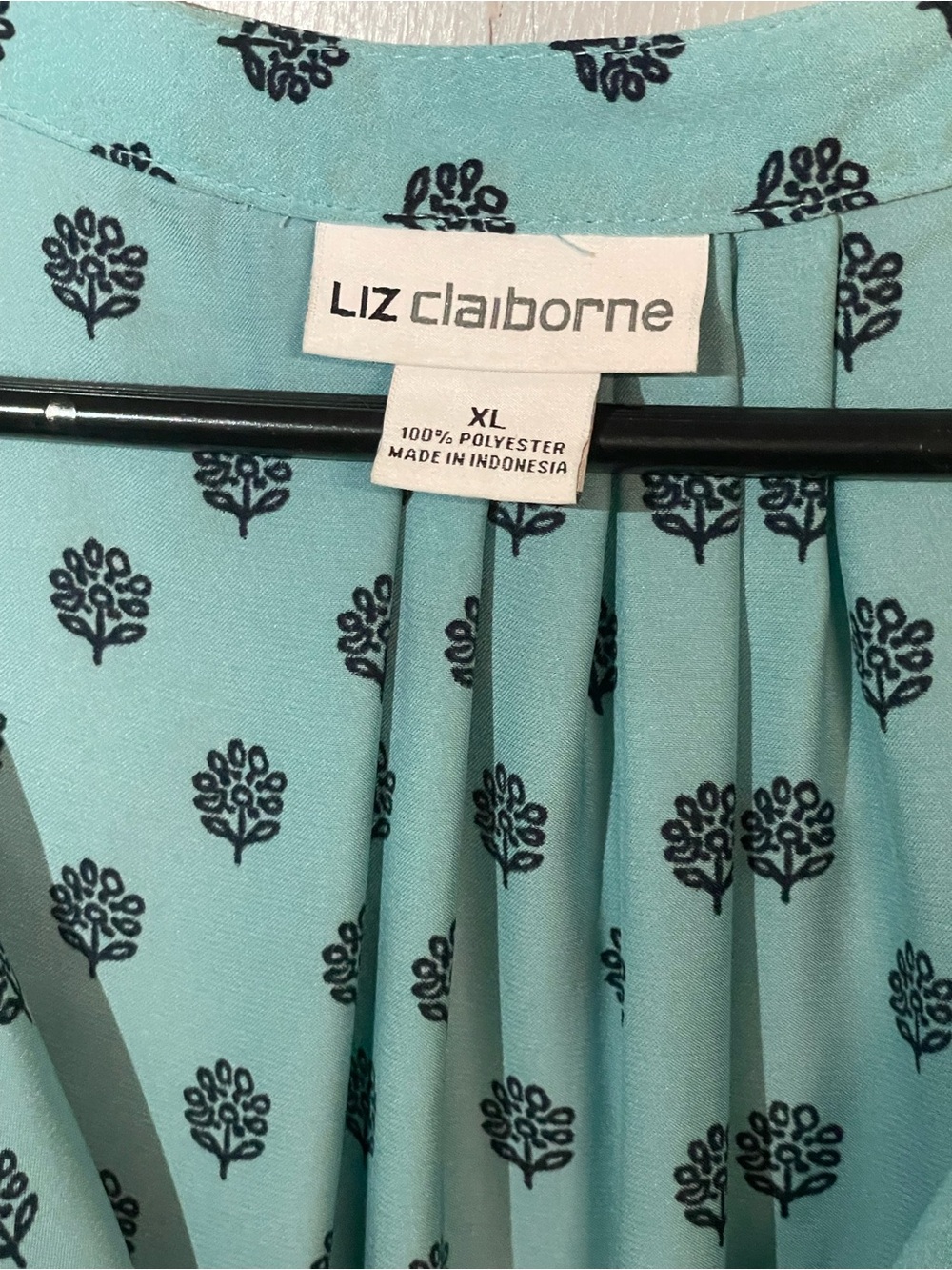 Liz Claiborne Aqua Blue Floral-Print Short-Sleeve Blouse - Picture 2 of 2